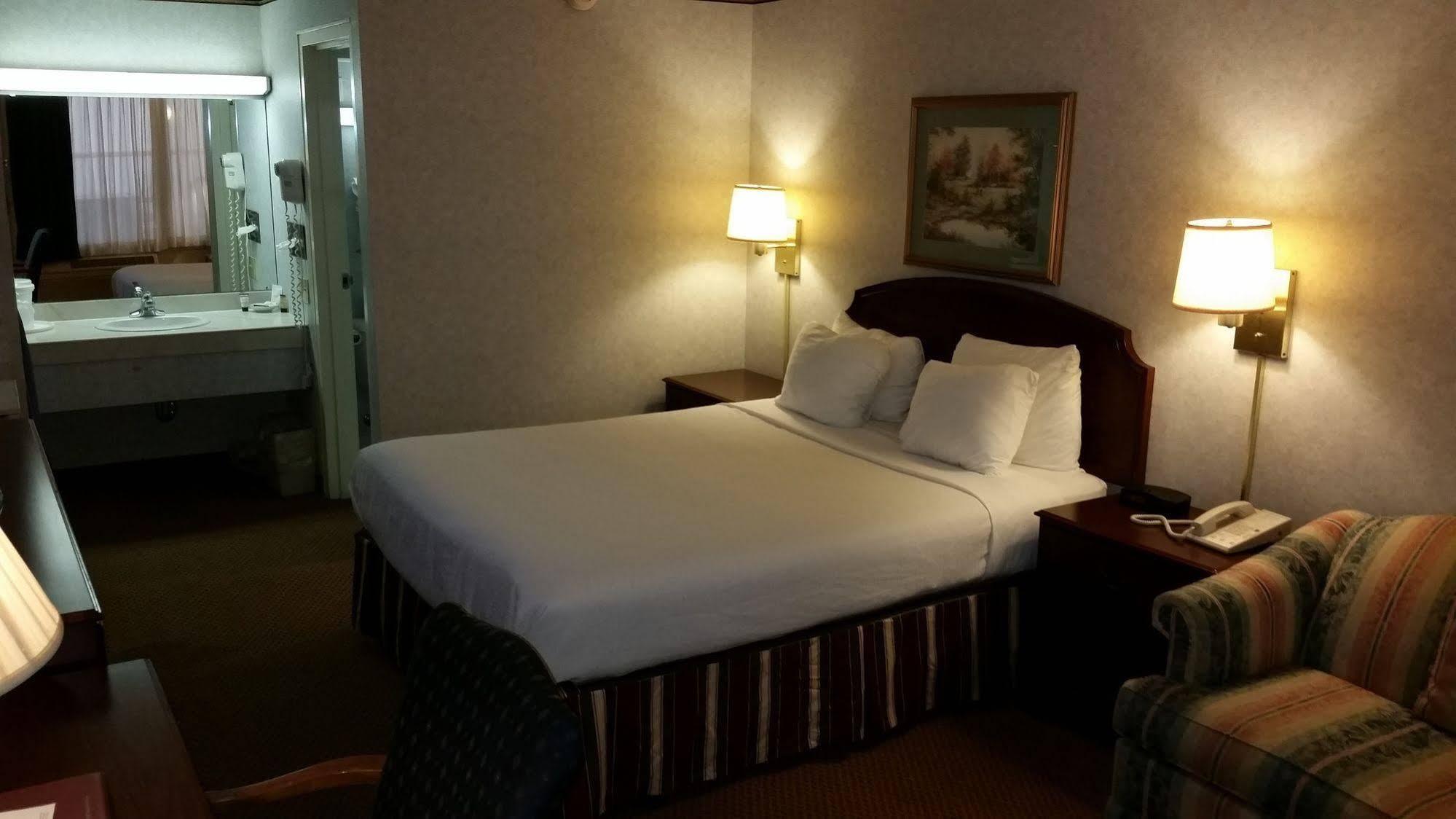 Best Western Plus Wausau Tower Inn Экстерьер фото