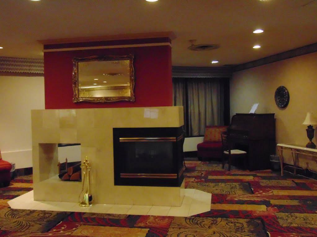 Best Western Plus Wausau Tower Inn Экстерьер фото