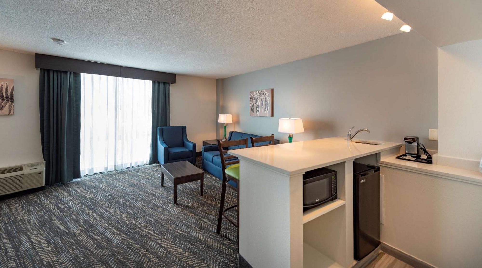 Best Western Plus Wausau Tower Inn Экстерьер фото