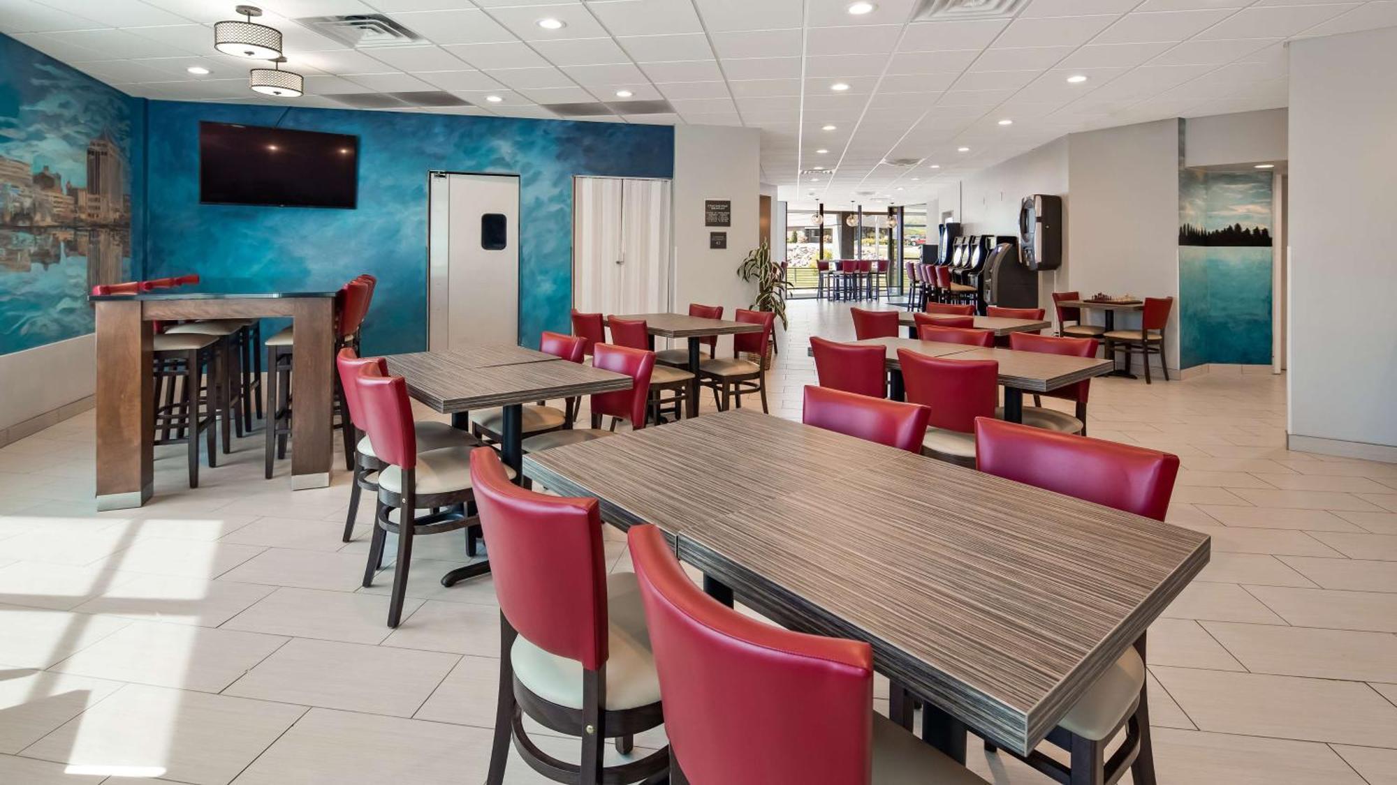 Best Western Plus Wausau Tower Inn Экстерьер фото