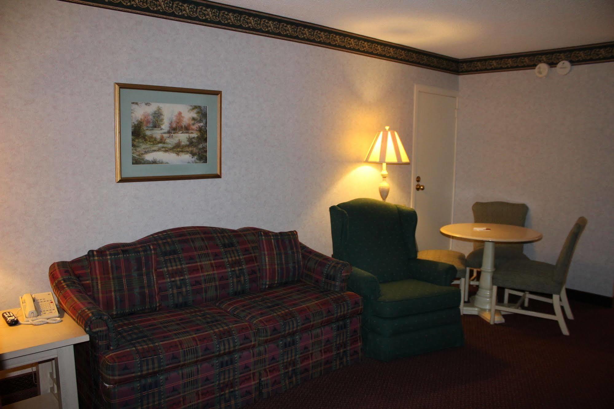 Best Western Plus Wausau Tower Inn Экстерьер фото